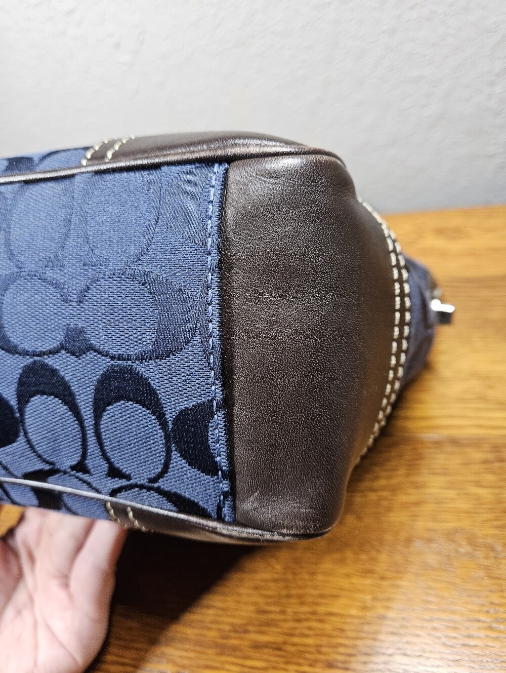 Coach Legacy Signature Lunch Tote - Picture 8 of 16